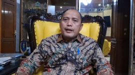 Ketua DPRD Kabupaten Serang Bahrul Ulum saat memberikan keterangan pers 