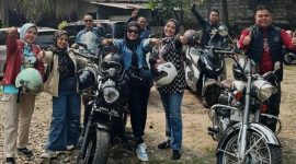 Ketua Fraksi PAN DPRD Kabupaten Serang Desi Ferawati saat touring Sumringah club ke pantai Anyer Kabupaten Serang