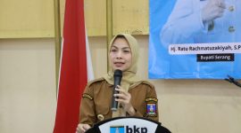Bupati Serang Ratu Rachmatuzakiyah saat memberikan pidato dalam asesmen di lingkungan Pemerintah Kabupaten Serang. (Ist)
