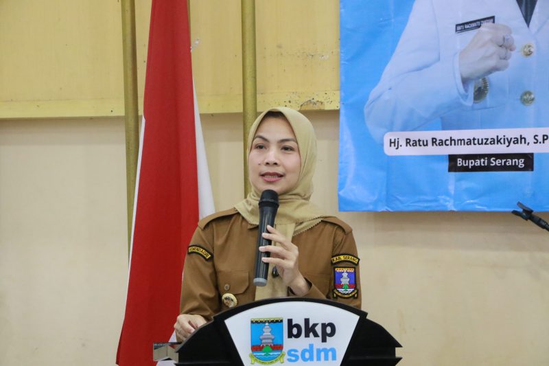 Bupati Serang Ratu Rachmatuzakiyah saat memberikan pidato dalam asesmen di lingkungan Pemerintah Kabupaten Serang. (Ist)