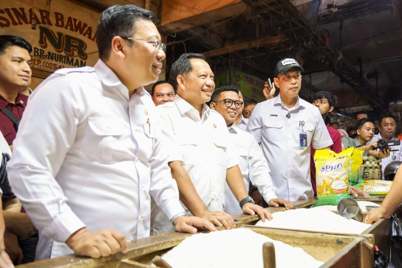 Mendagri Tito Karnavian saat Mengunjungi Pasar Induk Rau, Kota Serang.  (Dok)