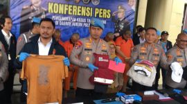 Polres Serang saat Menggelar Konferensi Pers Kasus Pengeroyokan Wartawan dan Staf KLH. (Foto. Azam/TotalBanten.com)
