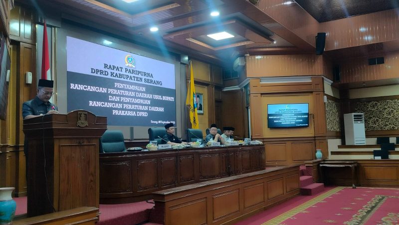 Suasana Rapat Paripurna Pembahasan RPJMD Kabupaten Serang. (FOTO; Saepul Aripin/TotalBanten.com)