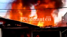 Kebakaran Asrama Polisi di Tangerang Selatan. (Total Banten)