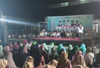 Ribuan santri memadati halaman Masjid Agung Ats-Tsauroh, Kota Serang, saat peringatan Hari Santri Nasional 2025, Selasa, 21 Oktober 2025