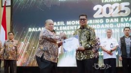 Fahmi Hakim Ketua DPRD Provinsi Banten Diganjar Penghargaan Keterbukaan Informasi Publik