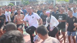 Warga Binaan Lembaga Permasyarakatan ( Lapas ) Senam Bersama dalam Mempererat Kebersamaan 