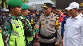 Kapolda Banten, Irjen Pol Hengki saat meninjau kesiapan personil di lapangan Polda Banten