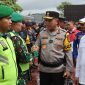 Kapolda Banten, Irjen Pol Hengki saat meninjau kesiapan personil di lapangan Polda Banten