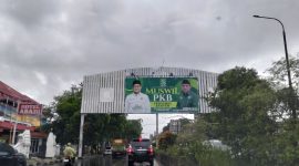 Reklame Bando di Jalan Ahmad Yani, Kota Serang. (TotalBanten.com)