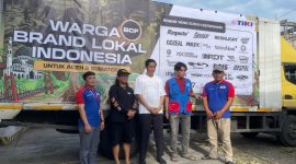 Pengurus Banten Creative Festival usai Mengemas Pakaian Brand Lokal untuk Dikirimkan ke Aceh. (Dok.Istimewa)