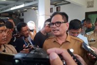 Warga Kecamatan Taktakan tolak pengiriman Sampah Dari Tangsel Ke Kota Serang, Dengan Catatan Aroma Tak Sedap.