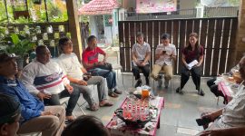 Wakil ketua DPRD kota tanggerang Selatan, Maria Teresa Suhardja, Mengunjungi warga Bukit Nusa Indah, kamis (29/1/2025) (Dok : Ist/Totalbanten).