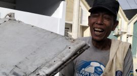 Udin Saputra (58) Penjual Putu asal Cirebon. (dok. Total Banten)