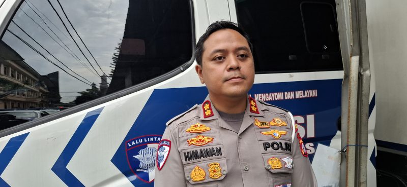 Kasubdit Gakkum Ditlantas Polda Banten AKBP Himawan Aji Angga memberikan keterangan kepada pers, kamis (23/2/2026).