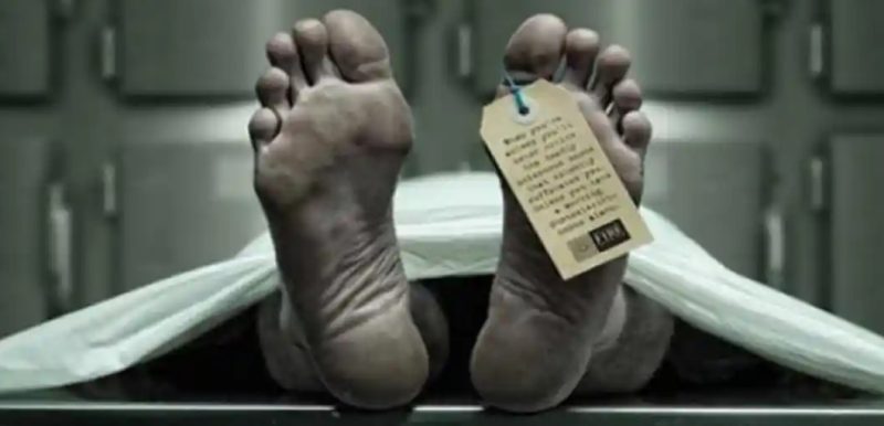 Ilistrasi : Polisi dan tim forensik menyelidiki Supir Truk yang tergantung di bak kendaraanya, (Dok :Ist/Totalbanten).