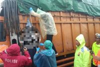 Supir Truk asal kecamatan Kapahiang, Bengkulu ditemukan Tewas tergantung di Bak mobil milinya, Minggu (1/2) ( Doc: Ist/Totalbanten).