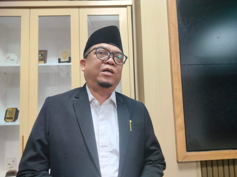 Iip Makmur Ketua Komisi II DPRD Provinsi Banten Mendesak Dinas Lingkungan Hidup Provinsi Banten Segera Tinjau Lokasi PT Vopak Cilegon.