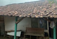 Misnadi Riyanto Salah Satu Warga Serang, Telah Menghuni Gedung Reyot dalam Kurun Waktu 20 Tahun, (Dok:Ipung).