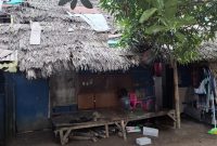Rumah Rapuh dengan Atap Bolong di pojokan perumahan Geraha Cisait, Desa Cisait, kecamatan keragilan. (Doc: Totalbanten)