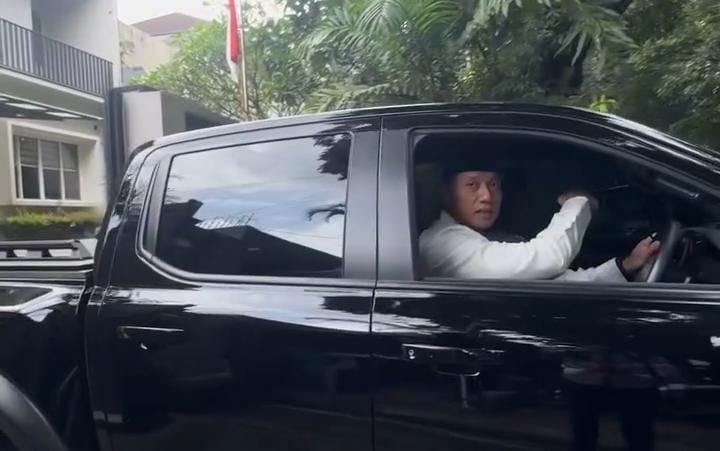  Mentri Koordinator Bidang Infrastruktur dan Pembangunan Kewilayahan Agus Harimurti Yudhoyono Jadi 'Sopir' Saat Mengunjungi Banten Sore Tadi.