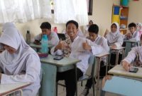 Ilustrasi, siswa-siswi smp dalam kegiatan belajar di bulan Ramadan 2026, Doc: (ist/Totalbanten)