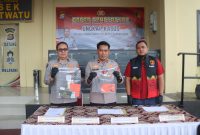 Polsek Kramatwatu saat Konferensi Pers ungkap Kasus Curanmor. (FOTO; Dirhat/Totalbanten.com)