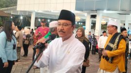 Menteri Sosial, Saifullah Yusuf saat Memberikan Keterangan Pers di Serang. (Dok. Total Banten)
