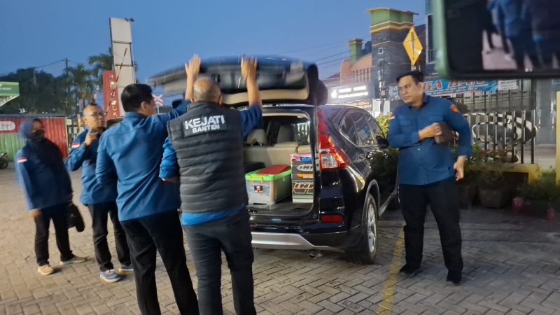 Kejaksaan Tingggi (Kejati) Banten Menyita Berkas-berkas PT Agrobisnis Banten Mandiri (ABM) Perseroda Serang. Dok : (Dir/Totalbanten.com)