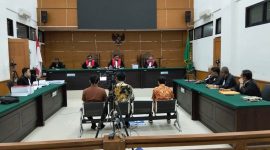Suasana persidangan kasus dugaan korupsi kredit fiktif program KUR Bank BTN Cabang Bumi Serpong Damai di Pengadilan Tipikor Serang, Doc : (Ist/Totalbanten.com)