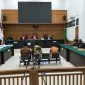 Suasana persidangan kasus dugaan korupsi kredit fiktif program KUR Bank BTN Cabang Bumi Serpong Damai di Pengadilan Tipikor Serang, Doc : (Ist/Totalbanten.com)