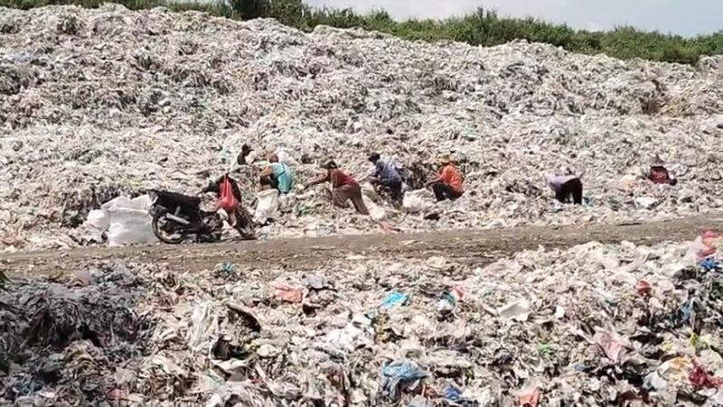 Tumpukan Sampah PT, Indakiat (Doc).