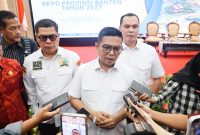 Gubernur Banten, Andra Soni, saat memberikan keterangan kepada pers, Dok: (Totalbanten.com)