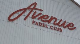 Lapangan Avenue Padel Club di Serpong, Tangerang Selatan disegel petugas Satpol PP karena tidak memiliki izin persetujuan bangunan gedung (Dok)