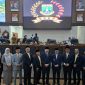 Foto Bersama Usai Rapat Paripurna penyerahan Laporan Hasil Pemeriksaan Badan Pemeriksa Keuangan Republik Indonesia atas Laporan Keuangan Pemerintah Daerah Provinsi Banten Tahun Anggaran 2025, Di aula DPRD Provinsi Banten. Dok: (Dir/Totalbanten.com)