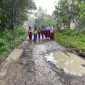 Pemandangan jalan rusak di Kabupaten Lebak. (Dok)