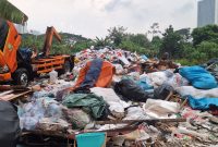 Bau Menyengat dan Keluhan Gatal, Warga Kunciran Soroti Lapak Sampah Yang Menumpuk