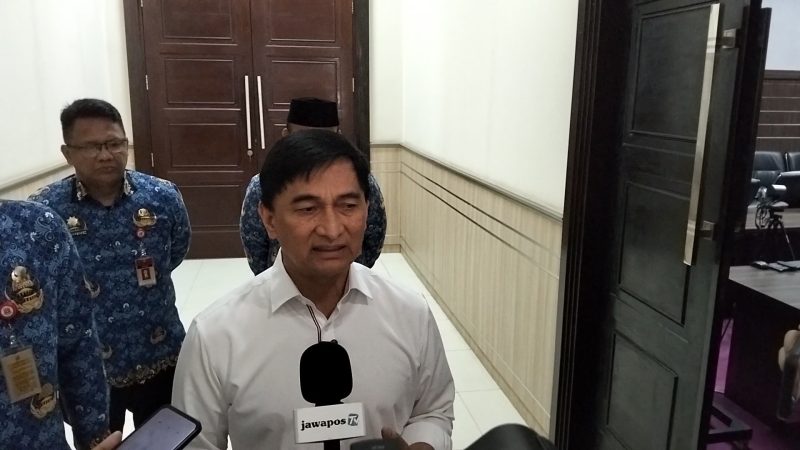 Wakil Gubernur Banten, Dimyati Natakusumah saat memberikan keterangan pers. (Dok. TotalBanten.com)