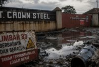 Wahana Lingkungan Hidup Indonesia (Walhi) menyebut pemulihan tanah yang telah terkontaminasi limbah B3 di PT Crown Steel Serang membutuhkan waktu lama. (Dok)