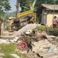 Truk Menabrak Warung Milik Warga Desa Banjarwangi Kecamatan Pulosari dok; (Guntur). 