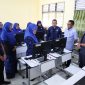 Gubernur Banten, Andra Soni saat meninjau SPMB Banten 2026 di Kota Cilegon. (Dok)