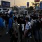 Puluhan Mahasiswa aksi unjuk rasa di lampumerah Ciceri Kota Serang, Dok: (Ist/Totalbanten.com)