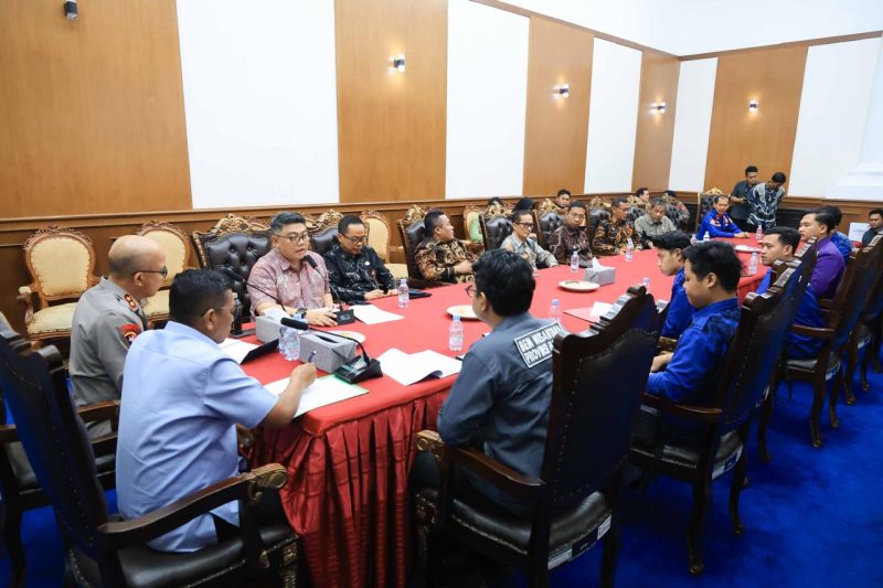 Suasana Audensi BEMNUS dengan Pemerintah Provinsi Banten terkait pertambangan rakyat. (Dok)