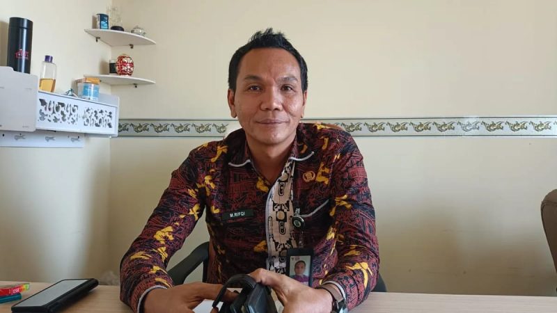 Kepala Bidang Koperasi pada Dinas Koperasi, UMKM, Perindustrian dan Perdagangan (Diskoumperindag) Kabupaten Serang, Mokhamad Rifki saat memberikan keterangan pers. (Dok. TotalBanten)