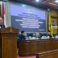 Juru Bicara Bapemperda DPRD Kabupaten Serang, Sri Rejeki saat membacakan revisi Perda nomor 7 tahun 2023 di Paripurna DPRD. (Foto; Engkos Kosasih/Total Banten)