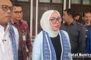 Wakil Menteri Koperasi (Wamenkop) Farida Farichah saat memberikan keterangan pers di Pendopo Gubernur Banten. (Dirhat/Total Banten)
