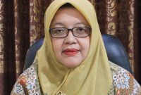 Kepala Dinas Tenaga Kerja dan Transmigrasi (Disnakertrans) Kabupaten Serang, Diana Ardhianty Utami, memberikan Keterangan Kepada Pers, Dok (Totalbanten.com)