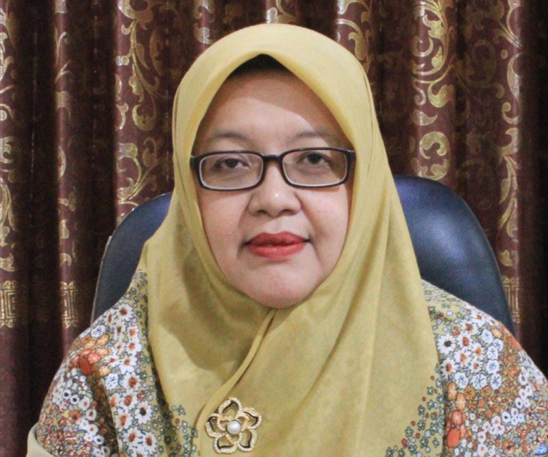 Kepala Dinas Tenaga Kerja dan Transmigrasi (Disnakertrans) Kabupaten Serang, Diana Ardhianty Utami, memberikan Keterangan Kepada Pers, Dok (Totalbanten.com)