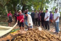 Suasana Proses pemakaman, Dok (Ist/Totalbanten.com)