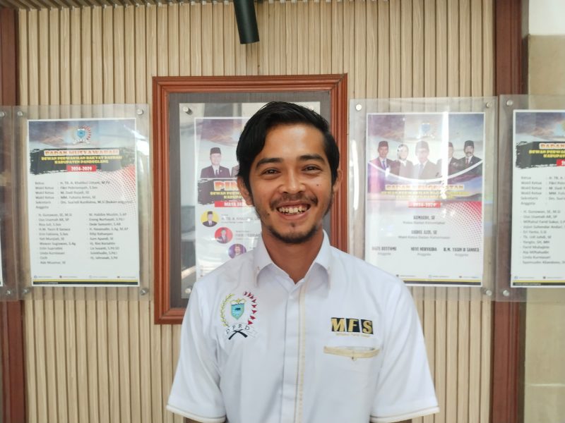 Anggota Komisi I DPRD Kabupaten Pandeglang, Miftahul Farid Sukur, Memberikan keterangan kepada pers, Dok (Guntur/Totalbanten.com)